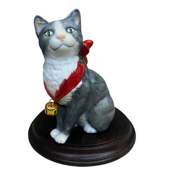 Noelle 1989 Hand-Paint Porcelain Cat Hallmark Keepsake Ornament Collectors Club - Picture 2 of 7